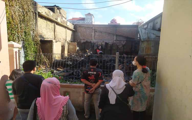 Lokasi Kebakaran Dekat PPM Sampit Masih Jadi Tontonan Warga