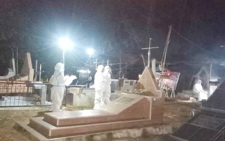 Pemakaman pasien covid-19 meninggal di Desa Simpang Neneng