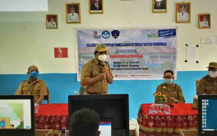 Kadisdik Kapuas Dukung SMAN 1 Basarang Laksanakan IHT Program Sekolah Penggerak