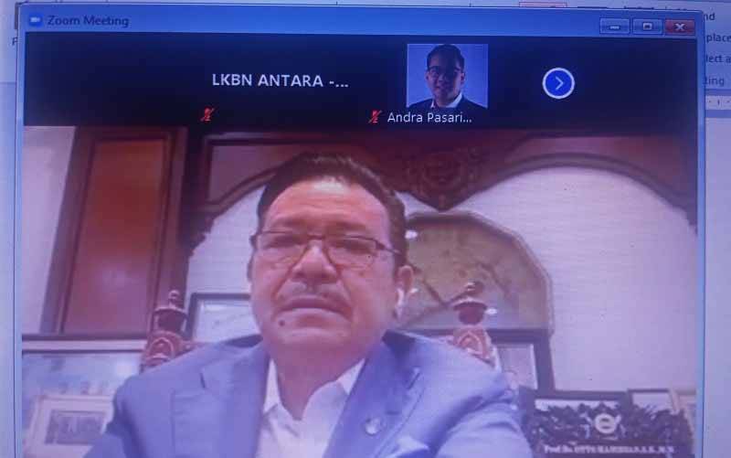 Tangkapan layar kuasa hukum Kepala Staf Kepresidenan Moeldoko Otto Hasibuan saat memberikan keterangan pers secara virtual di Jakarta, Kamis (29/7/2021). (foto : ANTARA/Rangga Pandu Asmara Jingga)