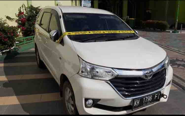 Dua Bulan Mobil Terparkir di Halaman Masjid di Pangkalan Bun, Polisi Cari sang Pemilik