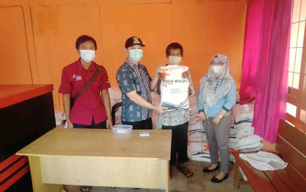 Camat Kapuas Timur Monitoring Penyaluran Bantuan Sosial