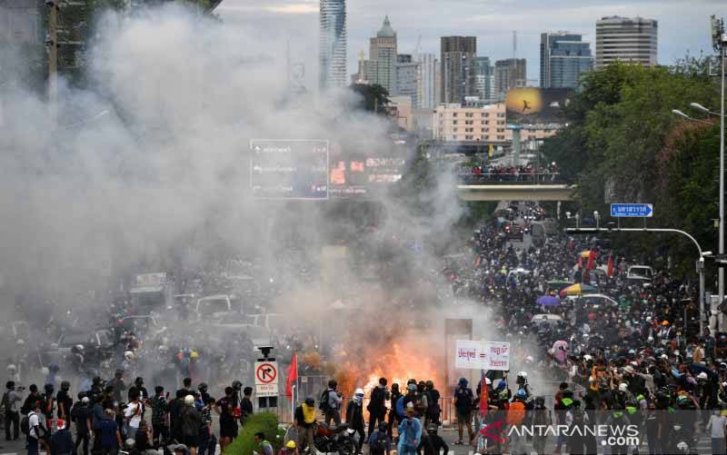 PM Thailand Dituntut Mundur saat Covid-19 Melonjak