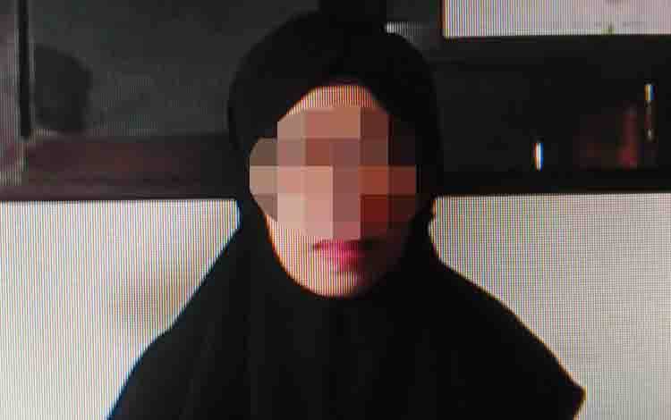 Widya Yuliana alias Yuli terdakwa kasus sabu
