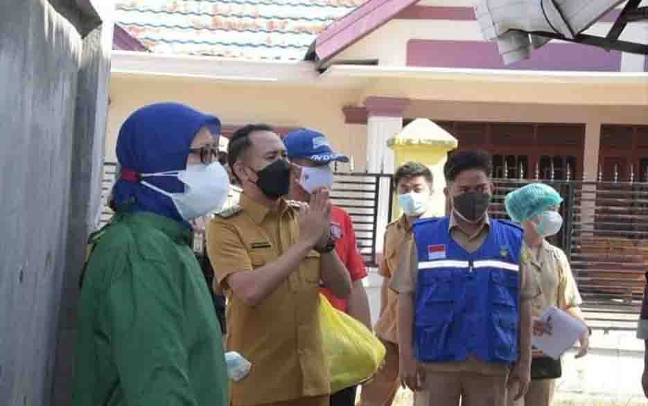 Wali Kota Palangka Raya Rutin Bagikan Sembako untuk Warga Isolasi Mandiri