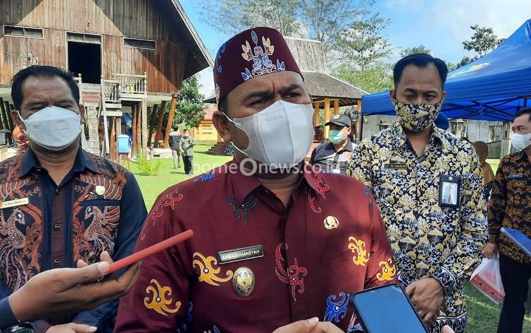 Wabup Kobar Ingatkan Kades Jangan Salahgunakan Anggaran Desa