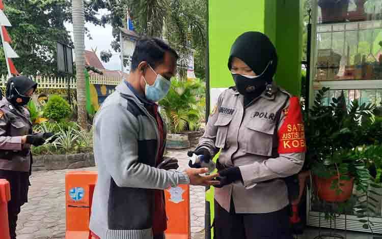 Gelar Vaksinasi Merdeka, Polres Kobar Terapkan Prokes Ketat