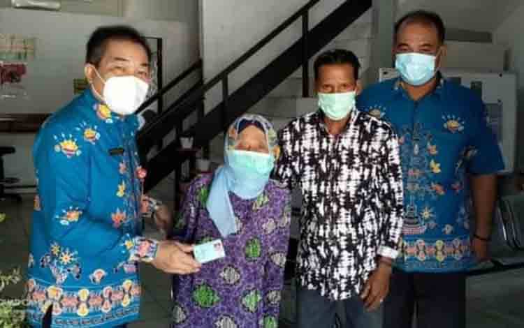 Dinas Dukcapil Kapuas Optimalkan Pelayanan, Permudah Warga Lansia Hingga Berkebutuhan Khusus