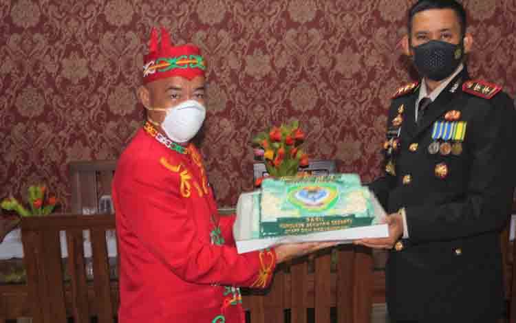 Kapolres Beri Kejutan di Hari Jadi ke 19 Kabupaten Seruyan