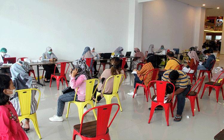 Vaksinasi di Sampit, Kapolres Kotim: Kesadaran Warga Kian Meningkat
