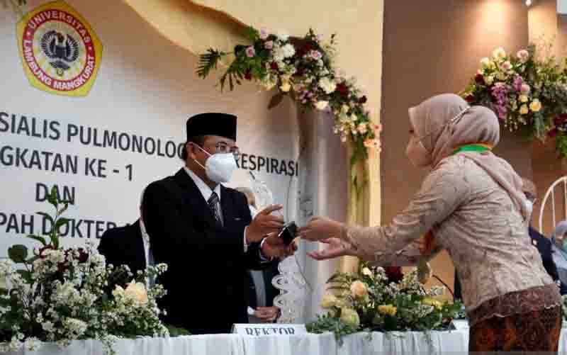 Universitas Lambung Mangkurat Pertama Kali Luluskan Dokter Spesialis
