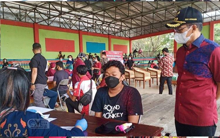 Tinjau Vaksinasi Massal 1100 Orang, ini Pesan Bupati Murung Raya