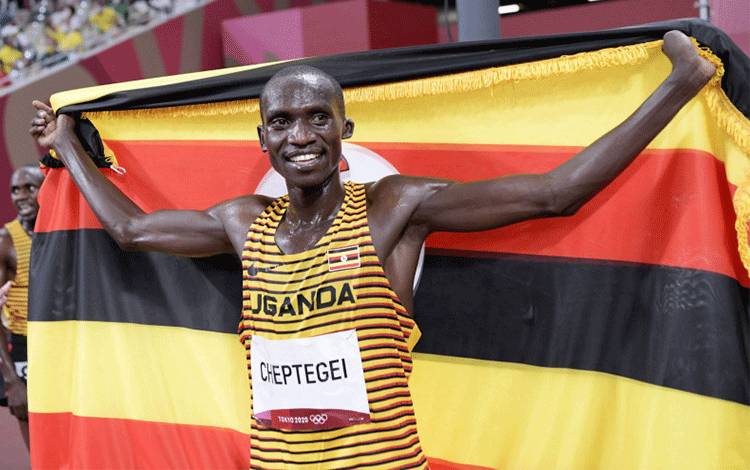Gagal Dapatkan Emas dari 10.000m, Cheptegei Sabet Emas 5.000m Putra