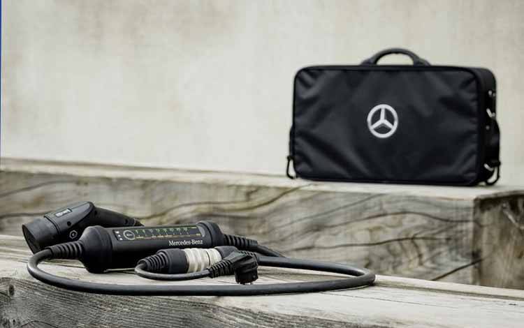 Mercedes-Benz Sediakan Sistem Pengisi Daya Mobil Fleksibel
