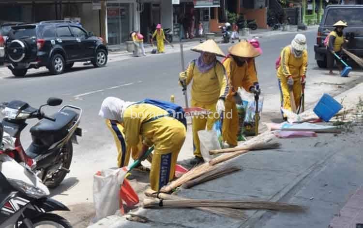 Pemutusan Kontrak Petugas Kebersihan Masih Wacana
