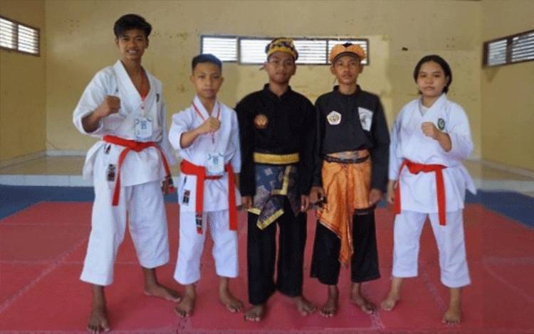 SMPN 2 Sampit Juara Umum Kumite Olimpiade Olahraga Siswa Nasional Kotim 2021