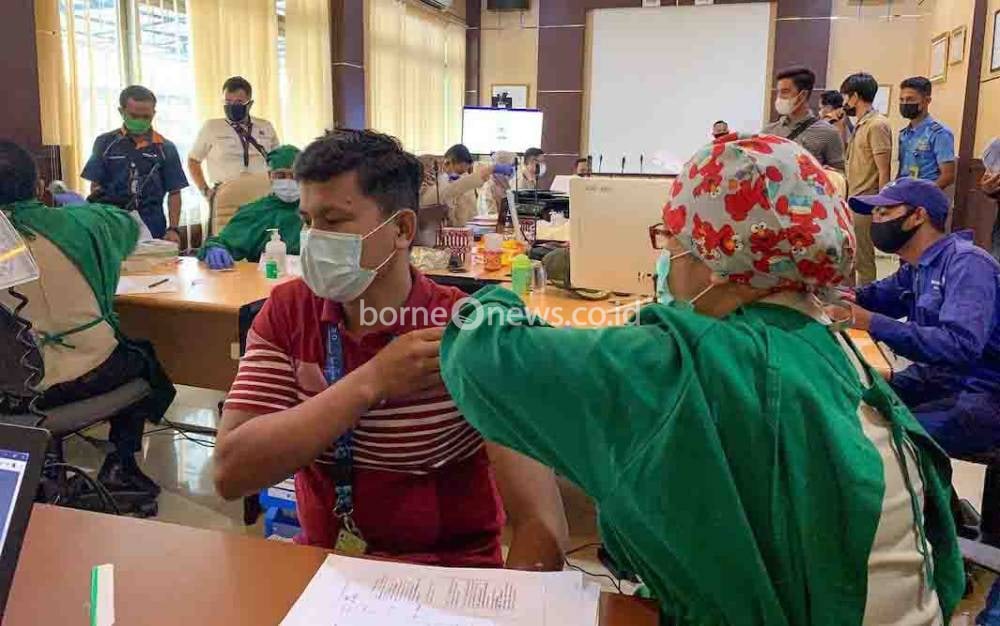 90 Persen Pegawai Bandara Tjilik Riwut Sudah Divaksin