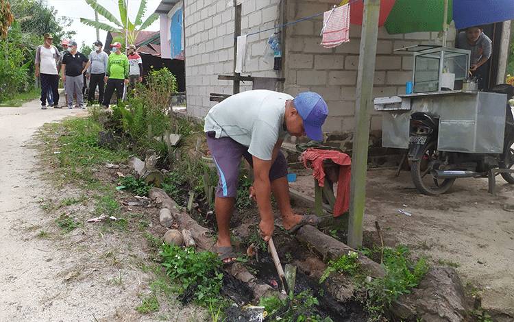 Pemerintah Kabupaten Kotim Pastikan Peduli Kondisi Jalan di Sampit