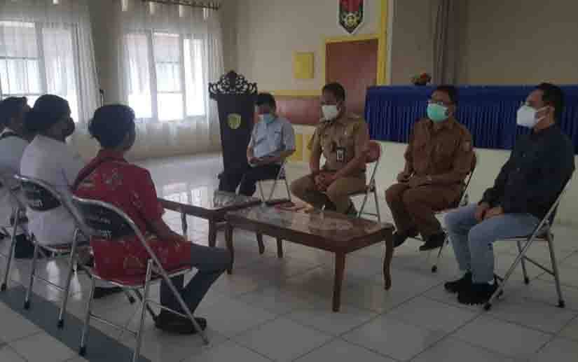 Camat Pahandut Rekrut Mahasiswa Jadi Relawan Medis Tangani Covid-19