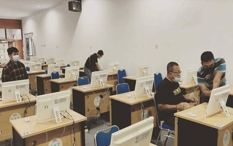 Peralatan CAT di Kantor BKPP Kobar Dicek