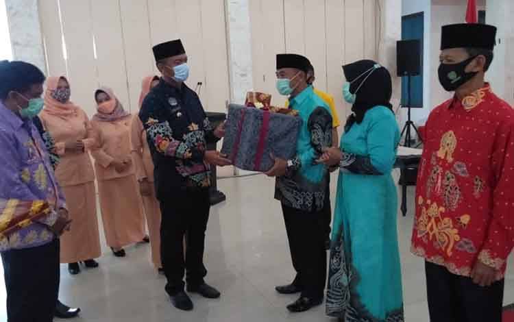 Pemkab Sukamara Gelar Serah Terima Jabatan Sekda
