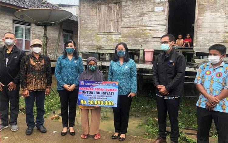 Warga Muara Jaan Dapat Bantuan Bedah Rumah Dari PKK