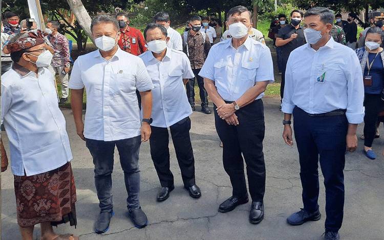 Tiga Menteri Pastikan Kelancaran Vaksinasi BPJAMSOSTEK di Denpasar