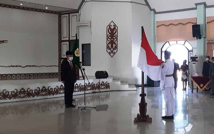 Bupati Gunung Mas Kukuhkan Puluhan Anggota Paskibraka