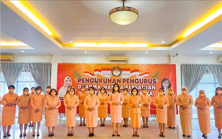Pesan Ketua Dharma Wanita Persatuan Kalteng dan Murung Raya pada Pengukuhan Pengurus