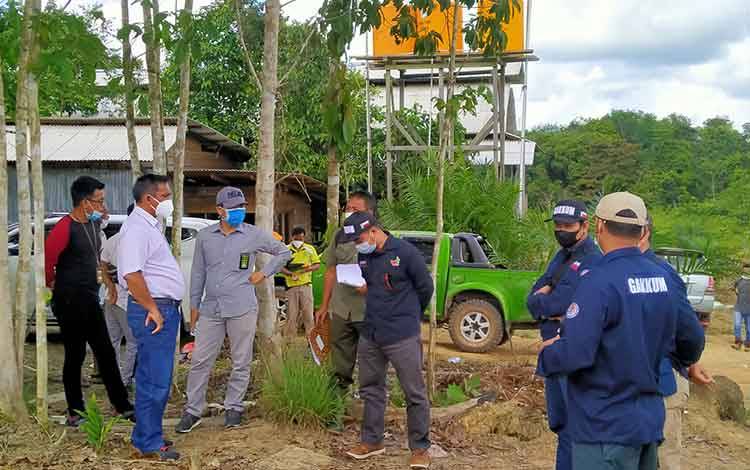 Areal lahan sawit M Abdul Fatah yang dianggap masuk kawasan hutan oleh Balai Pengamanan dan Penegakan Hukum Lingkungan Hidup dan Kehutanan Wilayah Kalimantan Seksi Wilayah I Palangka Raya saat pemeriksaan setempat.