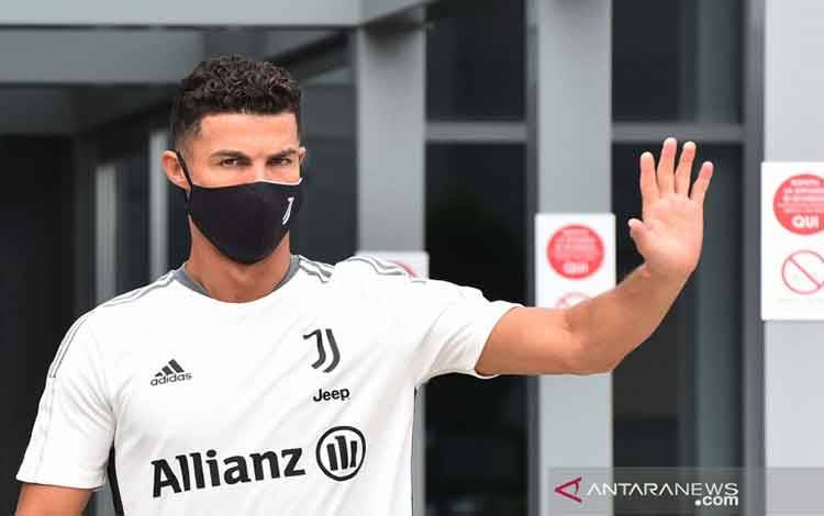 Ronaldo dan Messi Susul Menyusul Cetak Rekor
