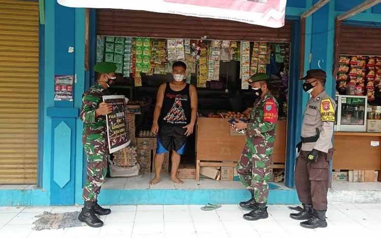 Tak Pakai Masker, Warga Kobar Diberi Sanksi Nyanyikan Lagu Indonesia Raya
