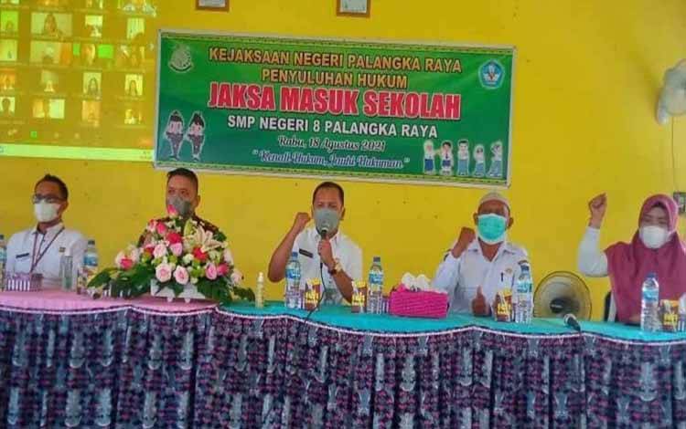 Disdik Palangka Raya Gandeng Kejaksaan Beri Penyuluhan Hukum di Sekolah