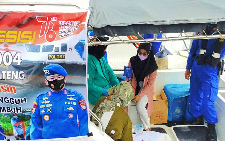56,9 Juta Penduduk Indonesia Jalani Vaksinasi Dosis Pertama