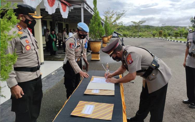 3 Pejabat Lingkup Polres Gunung Mas Berganti