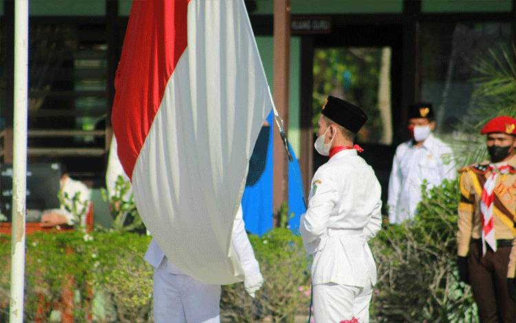 Kadisdik Kotim: Jangan Kalah dengan Pandemi, Jadilah Pahlawan Masa Kini