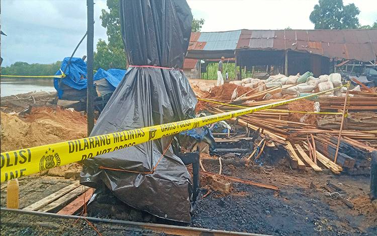 Pabrik Bandsaw di Palangka Raya Hangus Terbakar
