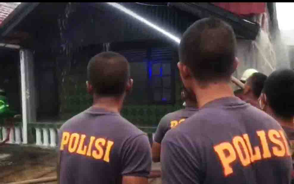 Rumah Pensiunan ASN di Jalan Nyai Rendem Palangka Raya Terbakar