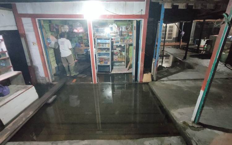 Drainase Tersumbat, Rumah Warga Kelurahan Baru 3 Hari Tergenang Air
