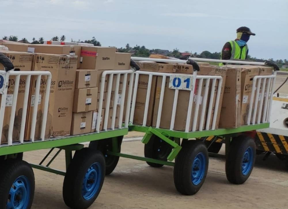Bantuan paket oksigen konsentrator dari presiden untuk Pemprov Kalteng di Bandara Tjilik Riwut Palangka Raya beberapa waktu lalu.