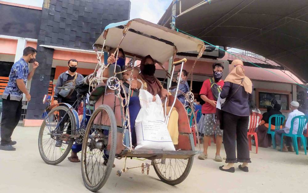 Bulog Tuntaskan Penyaluran Bantuan Beras PPKM 2021 di Kotim