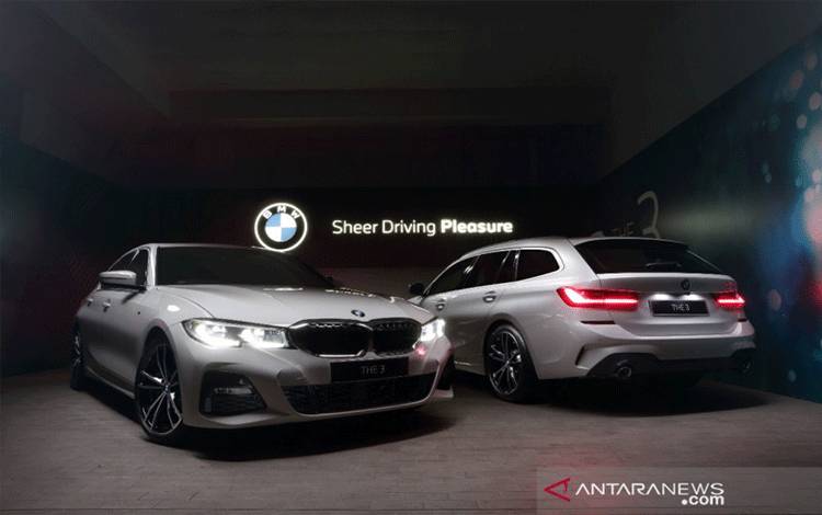 BMW 320i Touring dan BMW 330i Sedan Hadir di Indonesia, ini Harganya