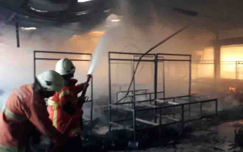 Pasar Kembang di Surabaya Terbakar