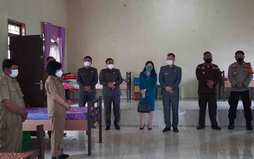 Bupati Gunung Mas Tinjau Ruang Isolasi Terpusat Kecamatan Kurun