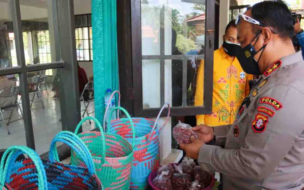 Kapolda Kalteng Berikan Bantuan Ratusan Paket Sembako ke Panti Jompo Tangkiling