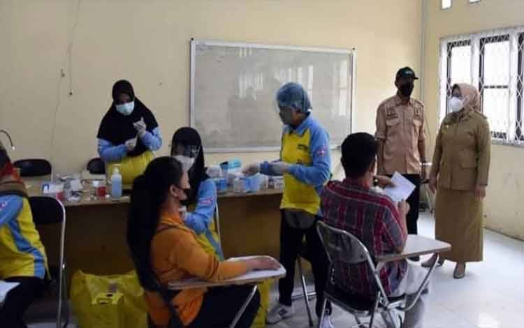 Pemkab Kobar Akan Terus Upayakan Vaksin Selalu Tersedia