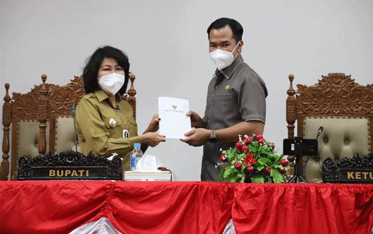 Bupati Pulpis menghadiri Rapat Paripurna DPRD Pulpis, Senin (23/08/2021)