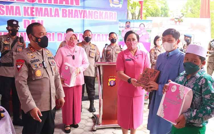 Kapolda Kalteng Resmikan Renovasi Wisma Bhayangkari dan Toko UMKM