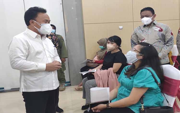 Gubernur Kalteng Tinjau Pelaksanaan Vaksinasi Ibu Hamil
