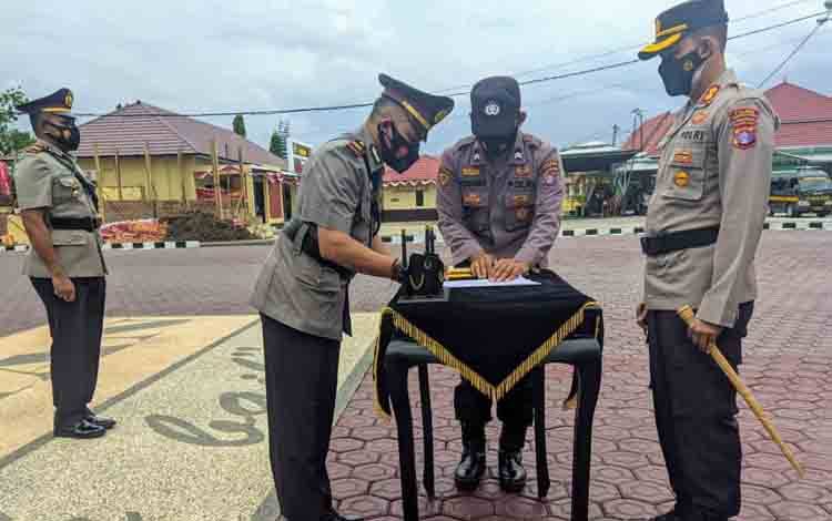 Kapolres Seruyan Pimpin Serah Terima Jabatan Dua Kapolsek